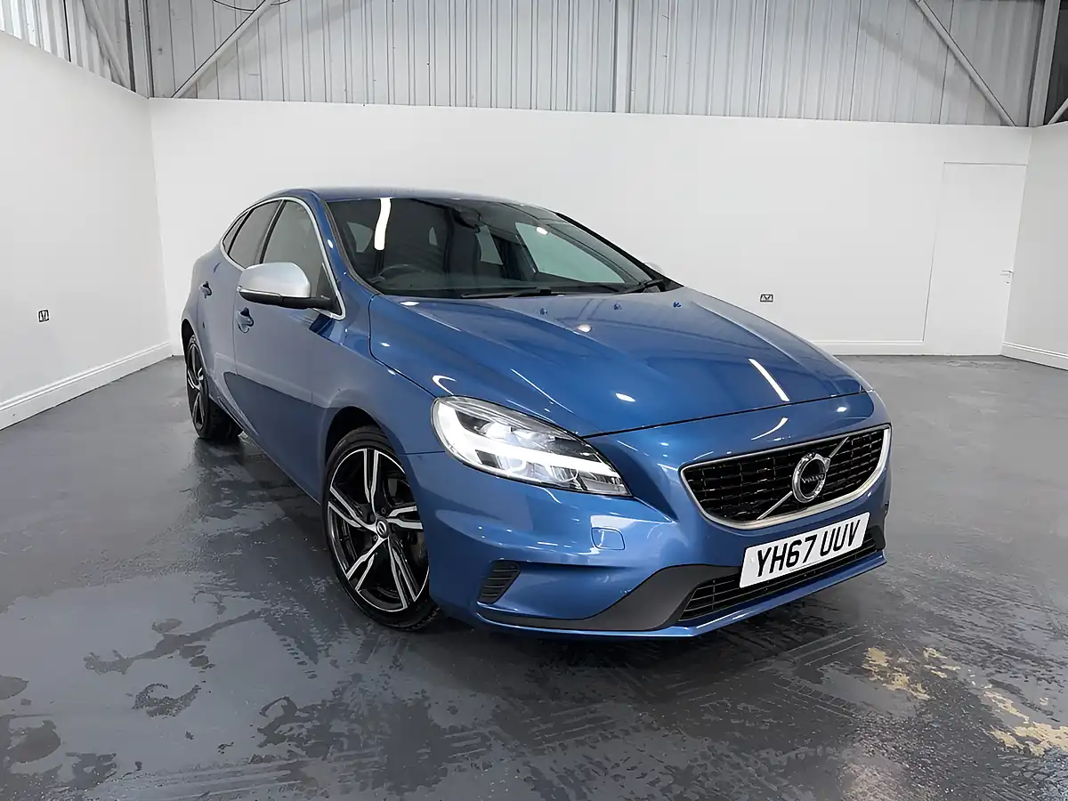 Used 2017 Volvo V40 R-Design Pro Blue - Front View