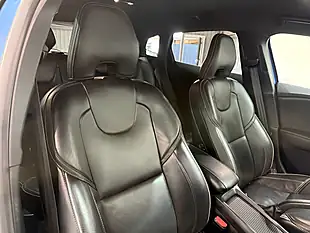 Used 2017 Volvo V40 R-Design Pro Blue - Interior and Exterior details 10