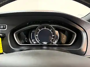 Used 2017 Volvo V40 R-Design Pro Blue - Interior and Exterior details 14