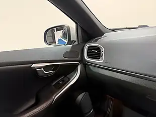 Used 2017 Volvo V40 R-Design Pro Blue - Interior and Exterior details 17