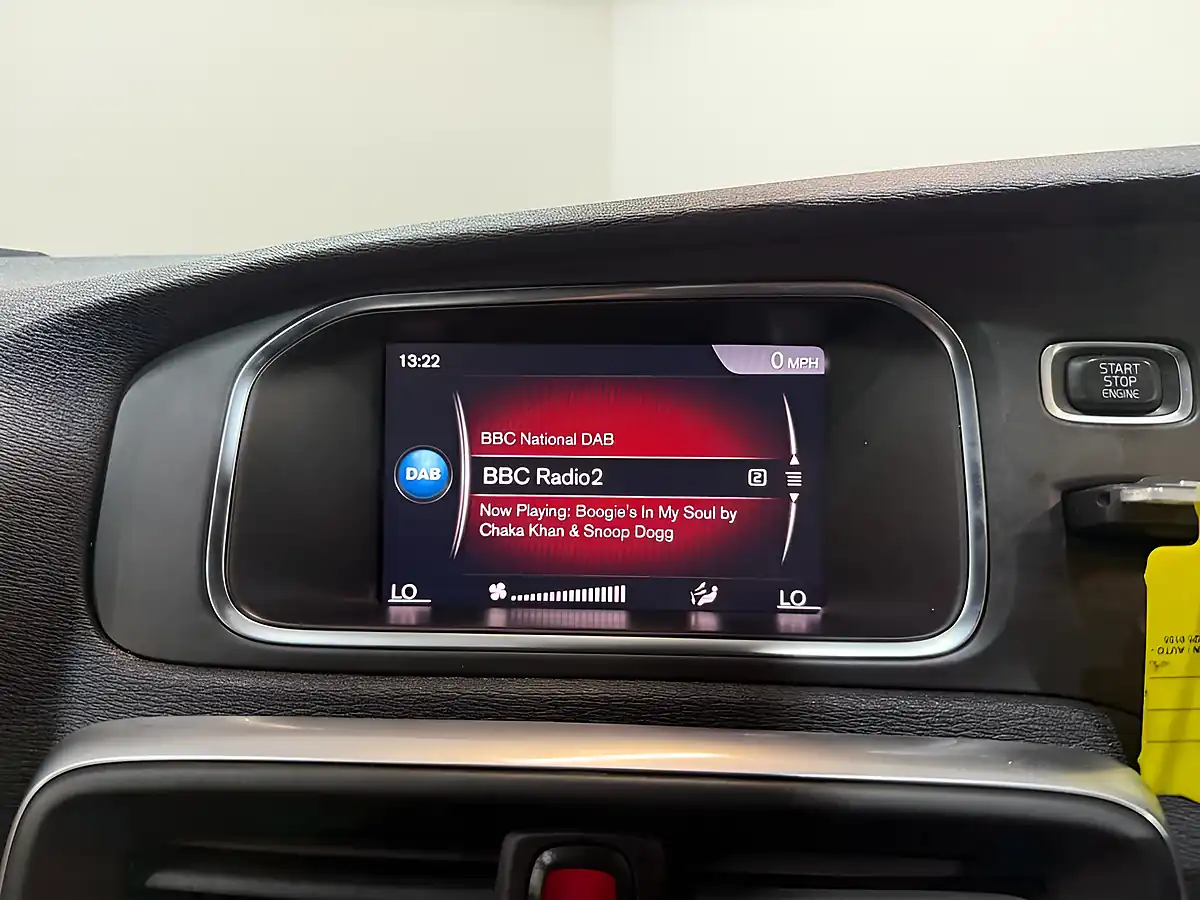 Used 2017 Volvo V40 R-Design Pro Blue - Interior and Exterior details 18