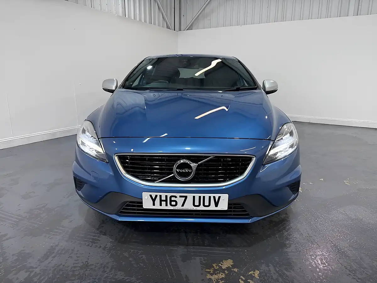 Used 2017 Volvo V40 R-Design Pro Blue - Interior and Exterior details 2