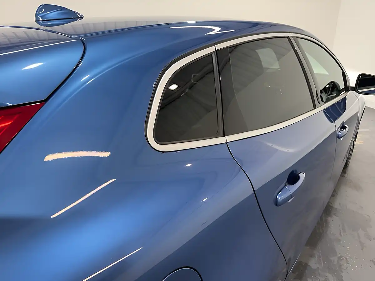 Used 2017 Volvo V40 R-Design Pro Blue - Interior and Exterior details 7