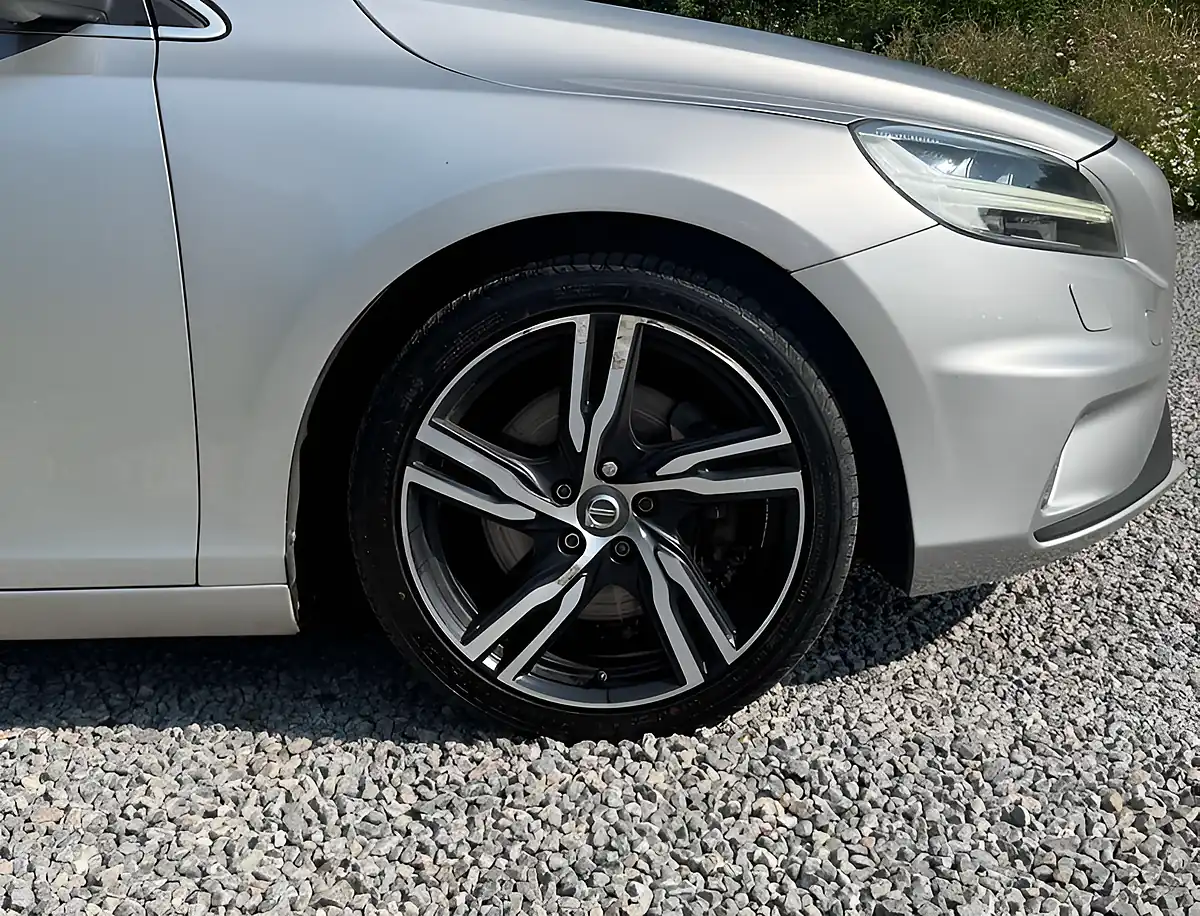 Used 2017 Volvo V40 R-Design Pro Bright Silver - Interior and Exterior details 10