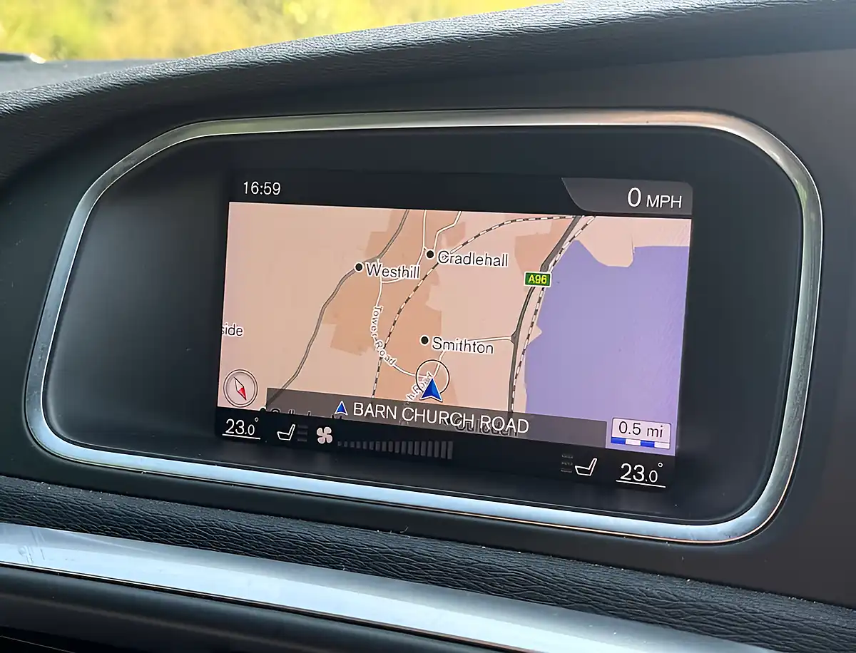 Used 2017 Volvo V40 R-Design Pro Bright Silver - Interior and Exterior details 13