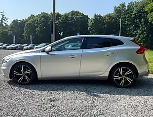 Used 2017 Volvo V40 R-Design Pro Bright Silver - Interior and Exterior details 6