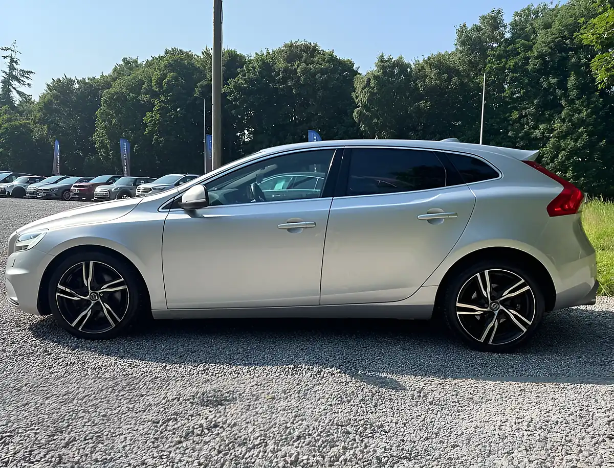 Used 2017 Volvo V40 R-Design Pro Bright Silver - Interior and Exterior details 6