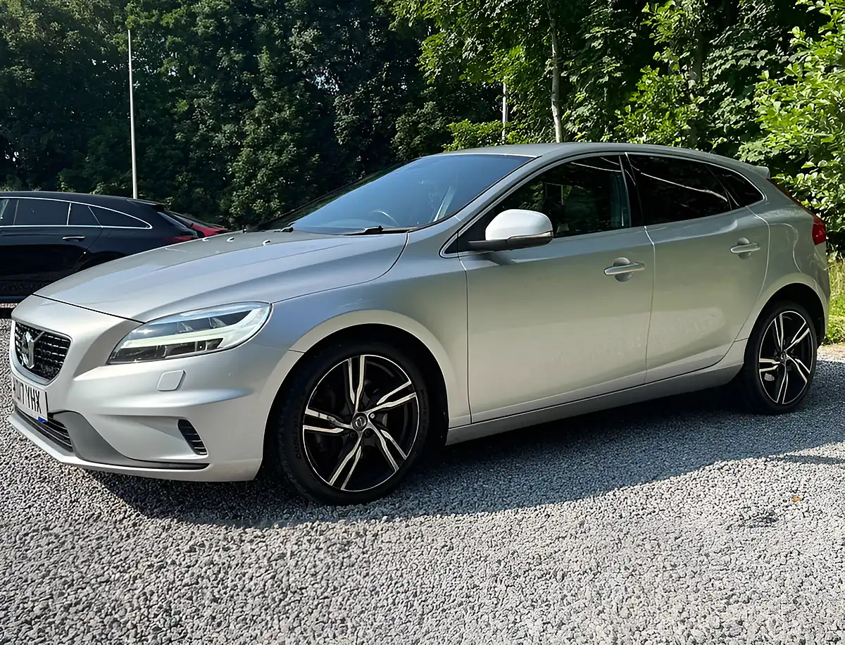 Used 2017 Volvo V40 R-Design Pro Bright Silver - Interior and Exterior details 7