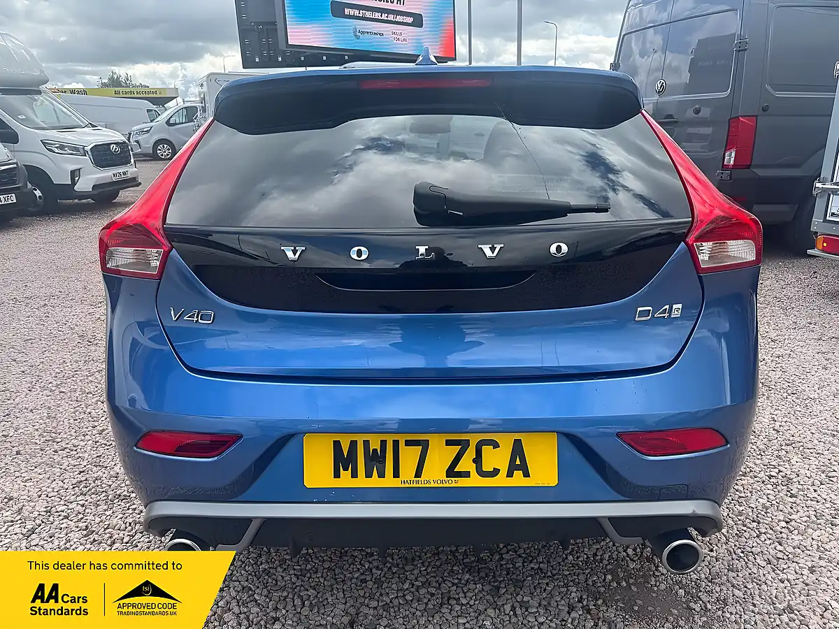 Used 2017 Volvo V40 R-Design Pro Bursting Blue - Interior and Exterior details 10