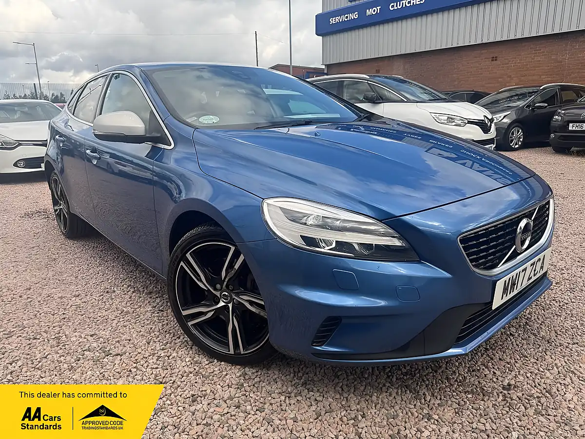 Used 2017 Volvo V40 R-Design Pro Bursting Blue - Interior and Exterior details 2