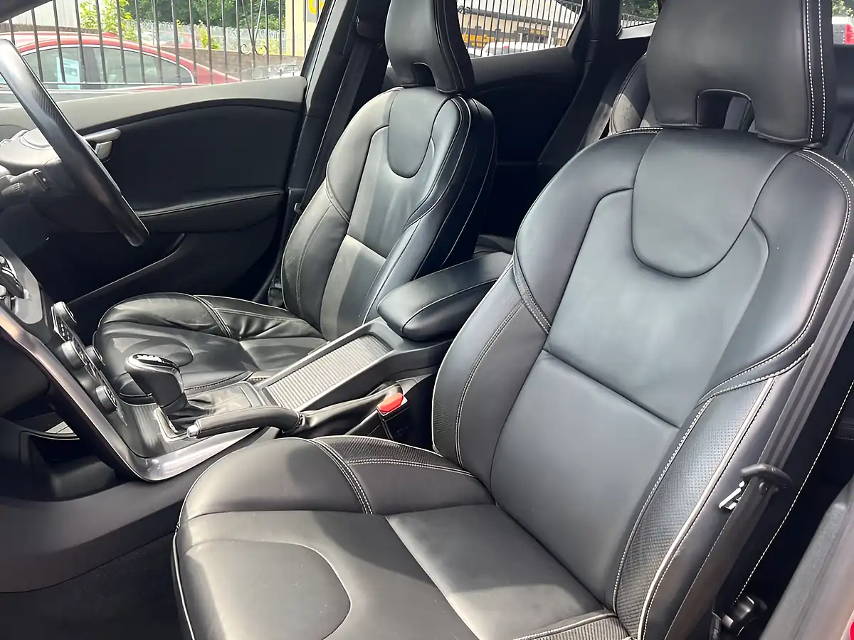 Used 2017 Volvo V40 R-Design Pro Grey - Interior and Exterior details 12