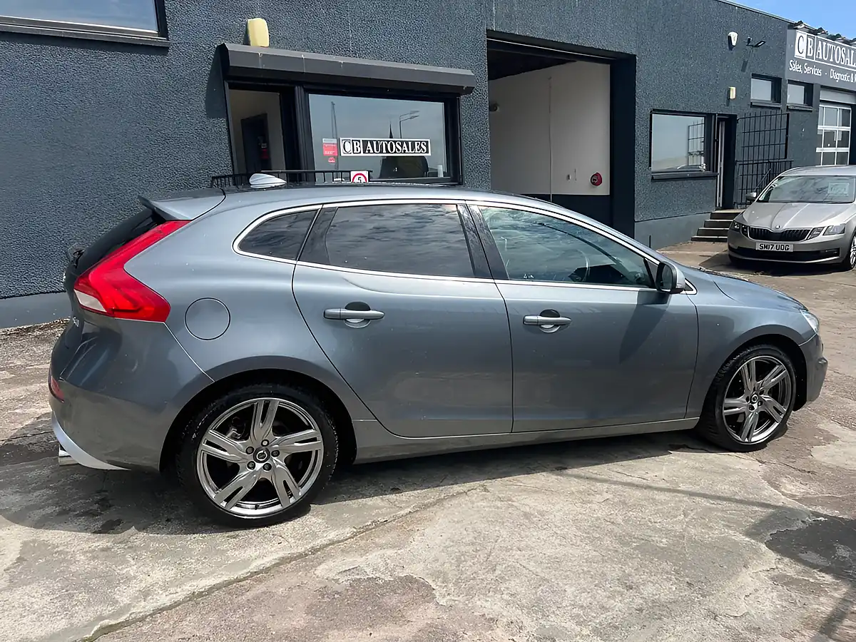 Used 2017 Volvo V40 R-Design Pro Grey - Interior and Exterior details 3