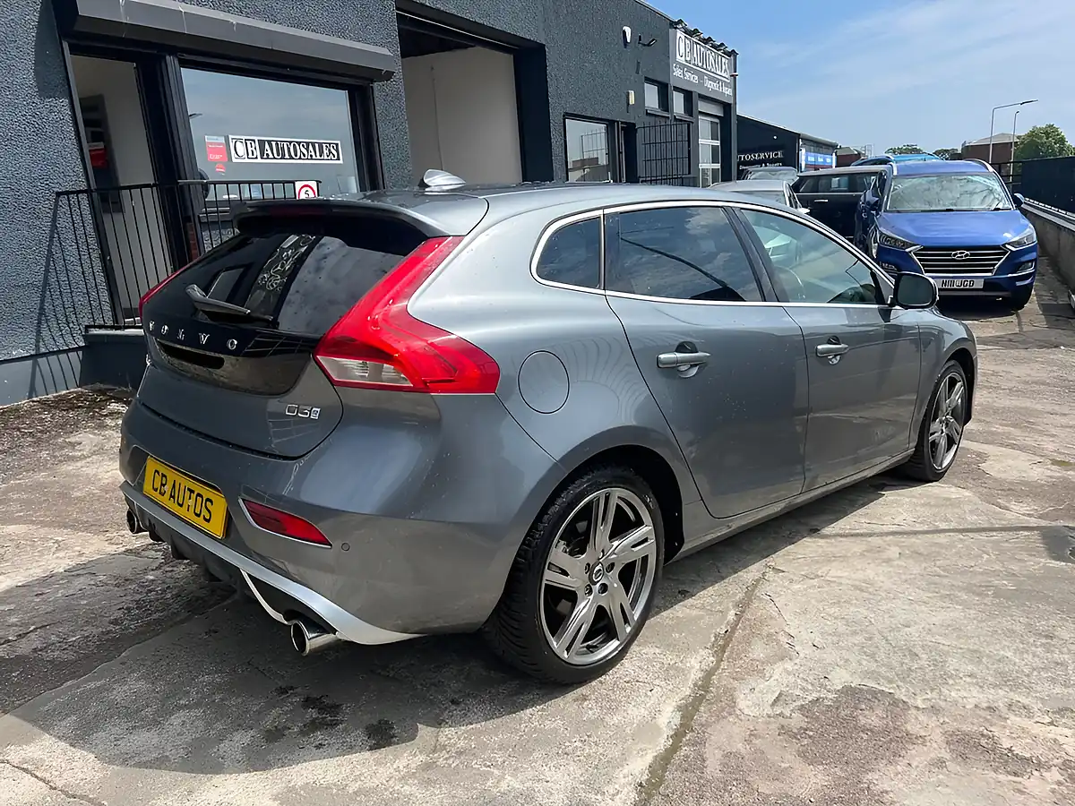 Used 2017 Volvo V40 R-Design Pro Grey - Interior and Exterior details 4