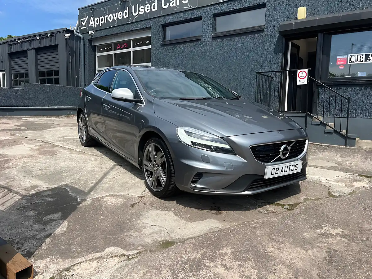 Used 2017 Volvo V40 R-Design Pro Grey - Interior and Exterior details 9