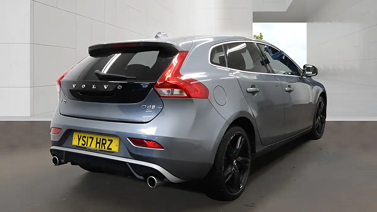 Used 2017 Volvo V40 R-Design Pro Grey - Interior and Exterior details 2