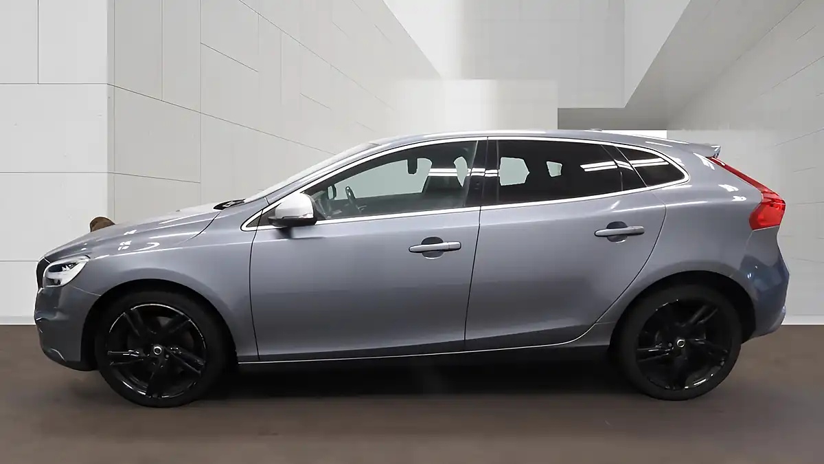 Used 2017 Volvo V40 R-Design Pro Grey - Interior and Exterior details 3
