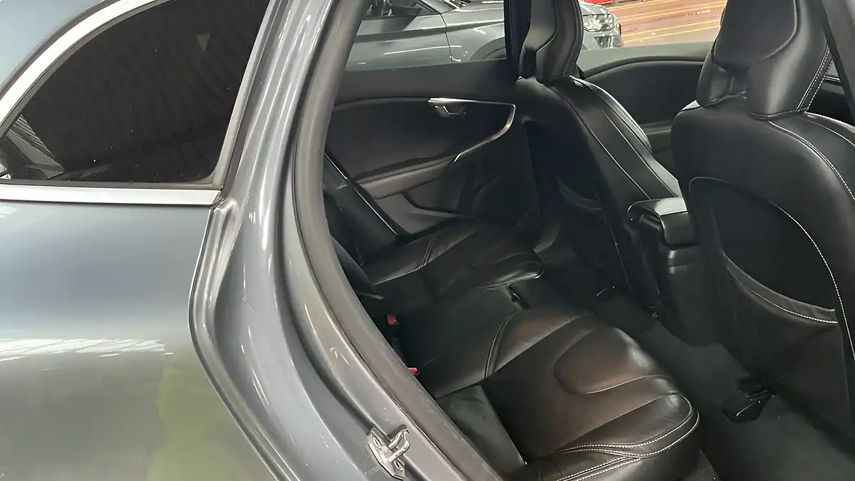Used 2017 Volvo V40 R-Design Pro Grey - Interior and Exterior details 8