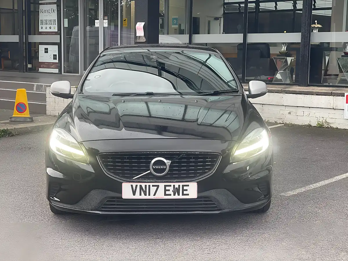 Used 2017 Volvo V40 R-Design Pro Onyx Black - Interior and Exterior details 2