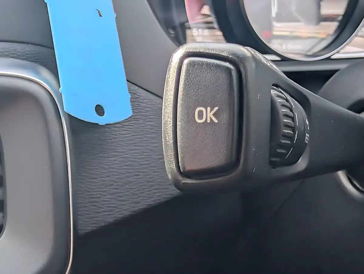 Used 2017 Volvo V40 R-Design Pro Onyx Black - Interior and Exterior details 20