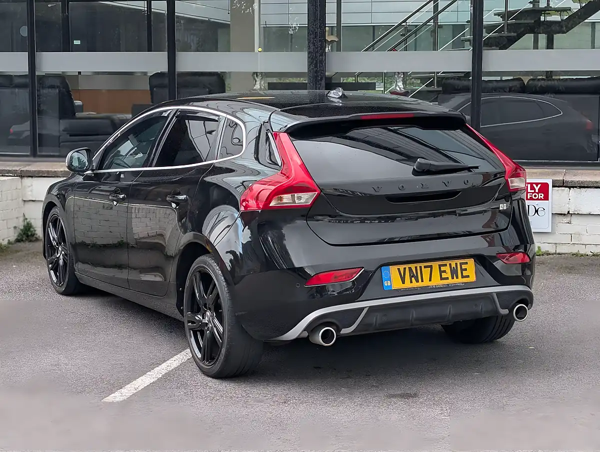 Used 2017 Volvo V40 R-Design Pro Onyx Black - Interior and Exterior details 4