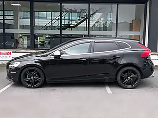 Used 2017 Volvo V40 R-Design Pro Onyx Black - Interior and Exterior details 6