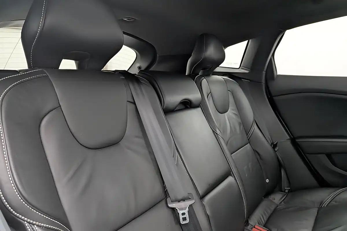 Used 2017 Volvo V40 R-Design Pro Osmium Grey - Interior and Exterior details 16
