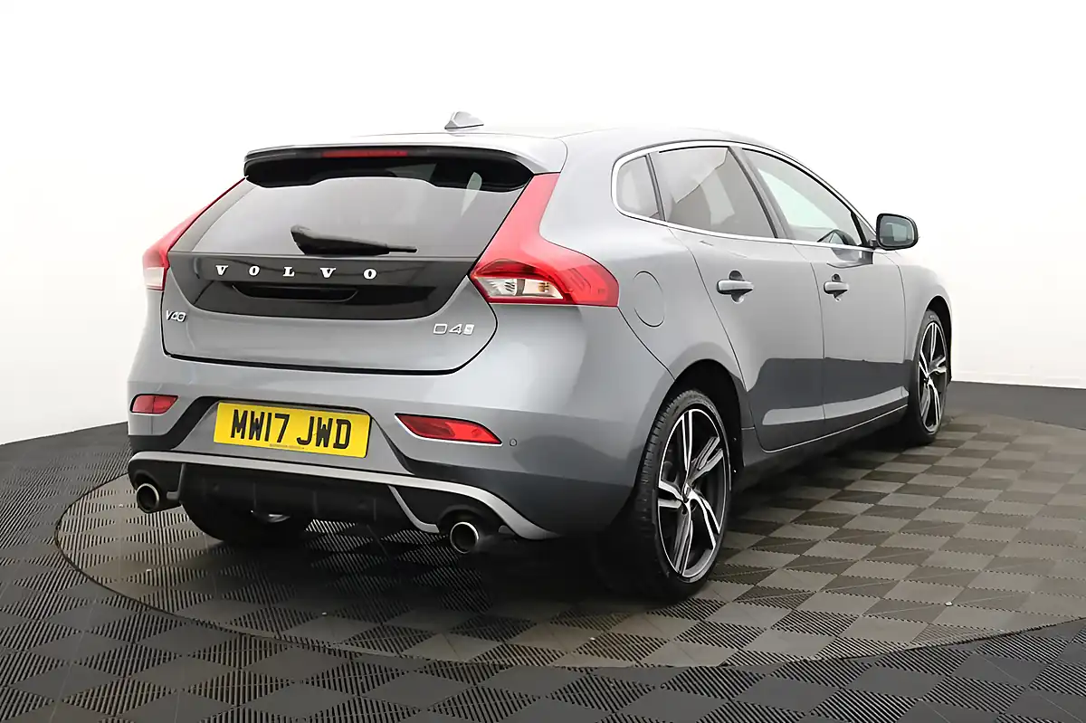 Used 2017 Volvo V40 R-Design Pro Osmium Grey - Interior and Exterior details 3