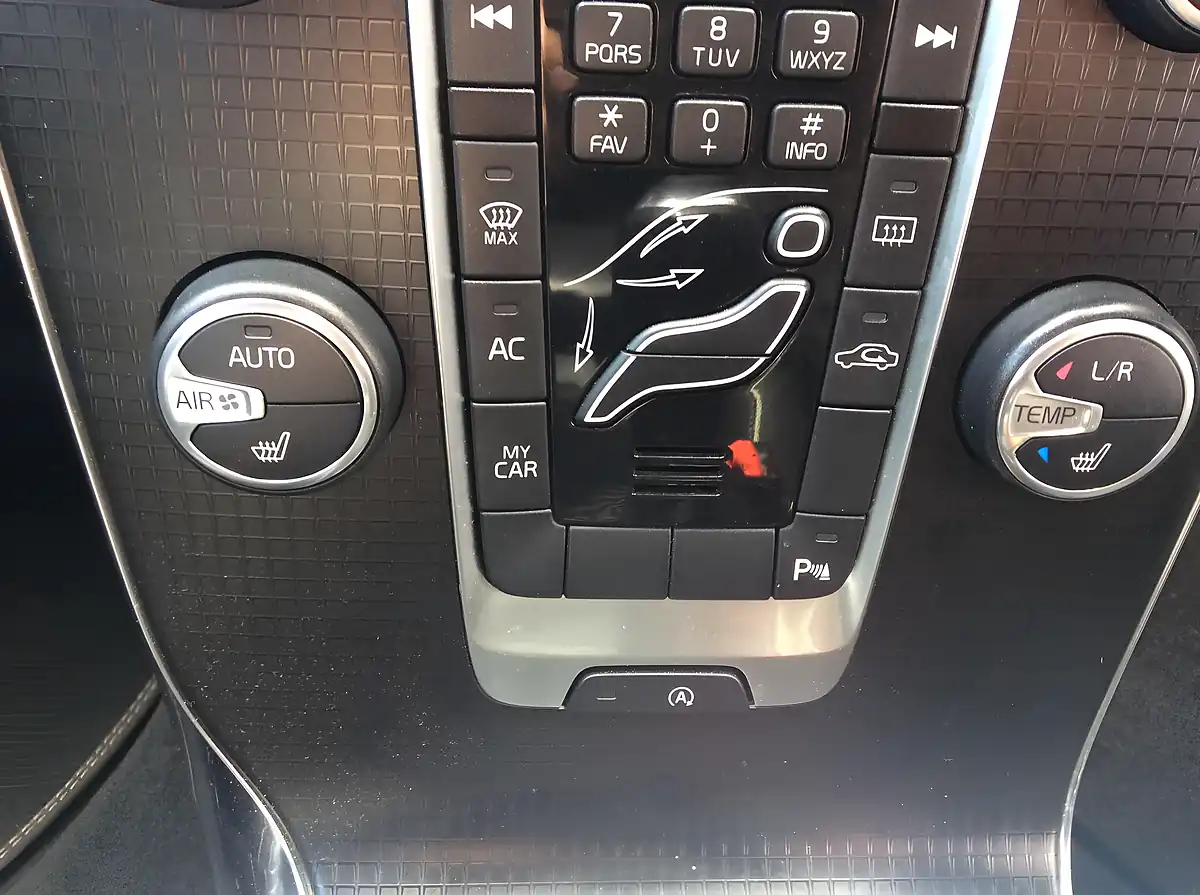 Used 2017 Volvo V40 R-Design Pro Red - Interior and Exterior details 12