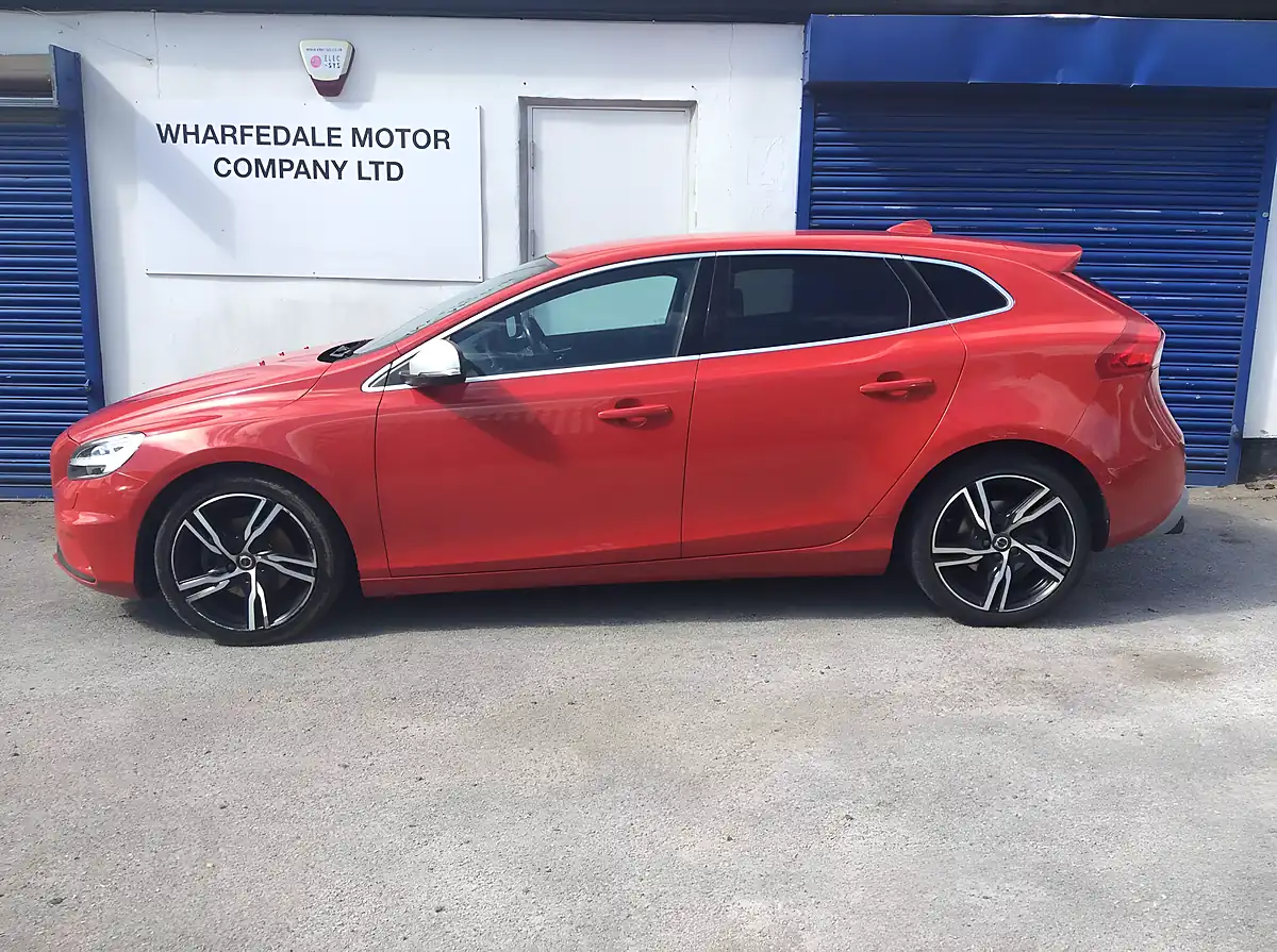 Used 2017 Volvo V40 R-Design Pro Red - Interior and Exterior details 2