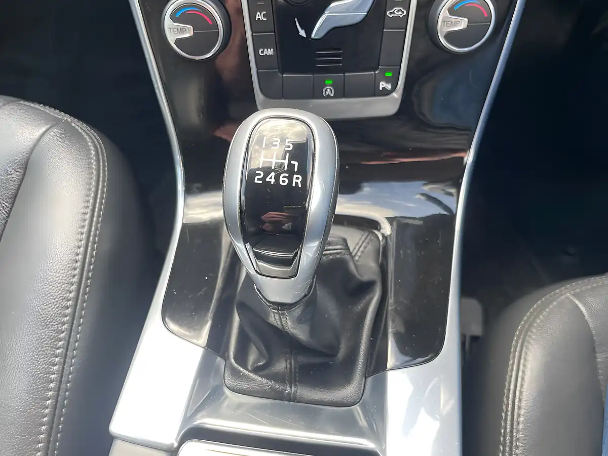 Used 2017 Volvo V60 Business Edition Lux White - Interior and Exterior details 17
