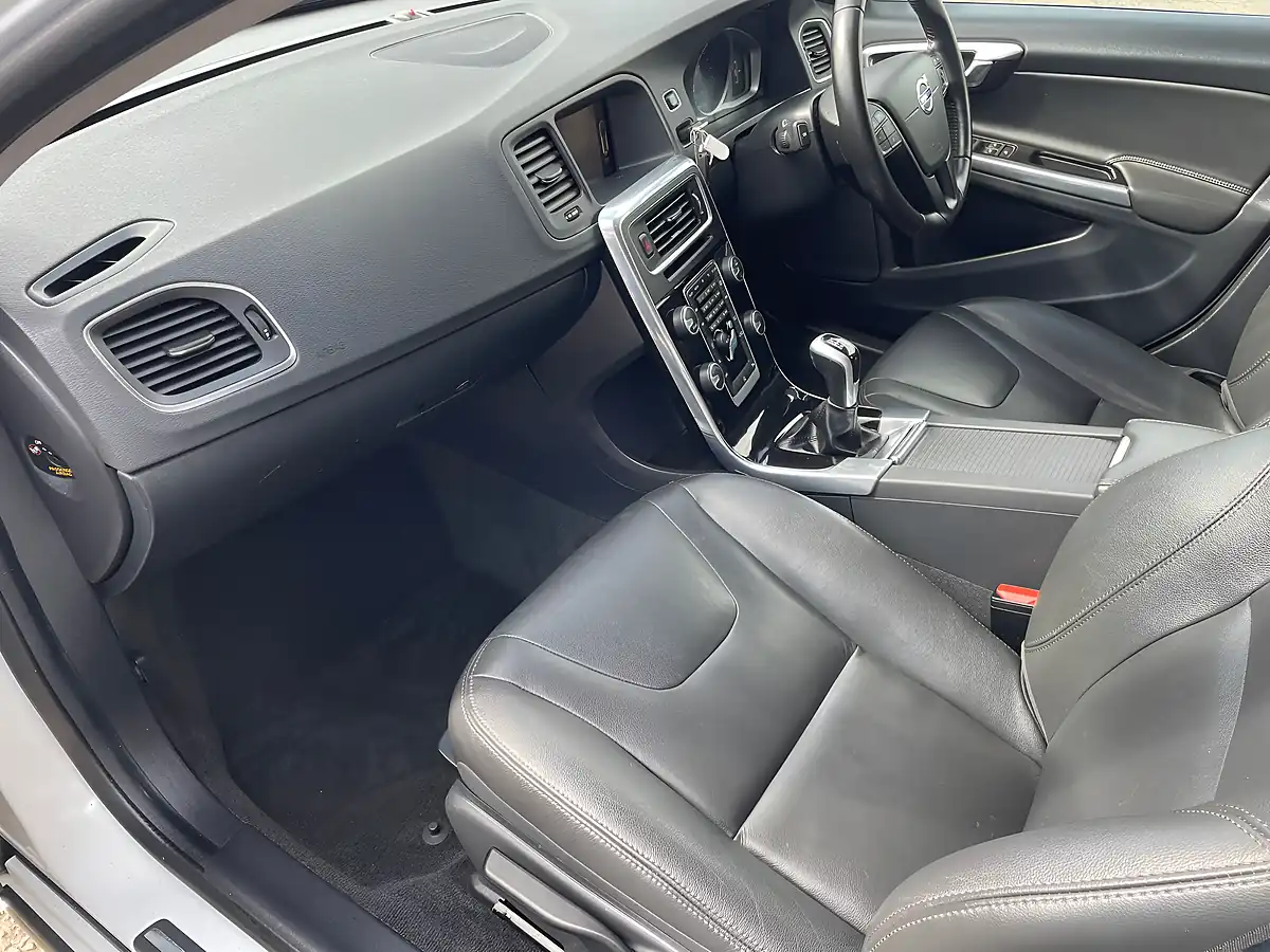 Used 2017 Volvo V60 Business Edition Lux White - Interior and Exterior details 9