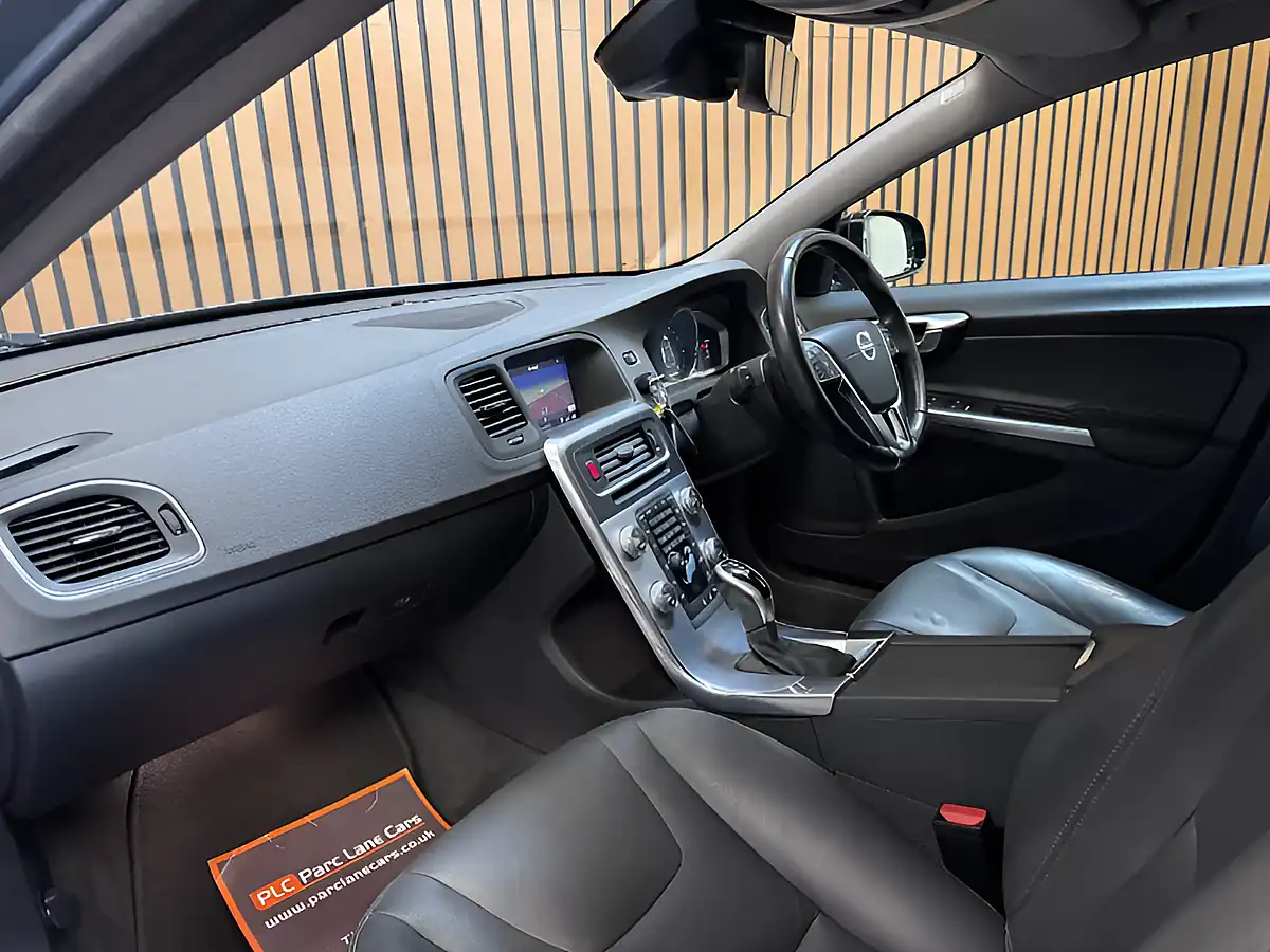 Used 2017 Volvo V60 Lux Nav Mussel Blue - Interior and Exterior details 17