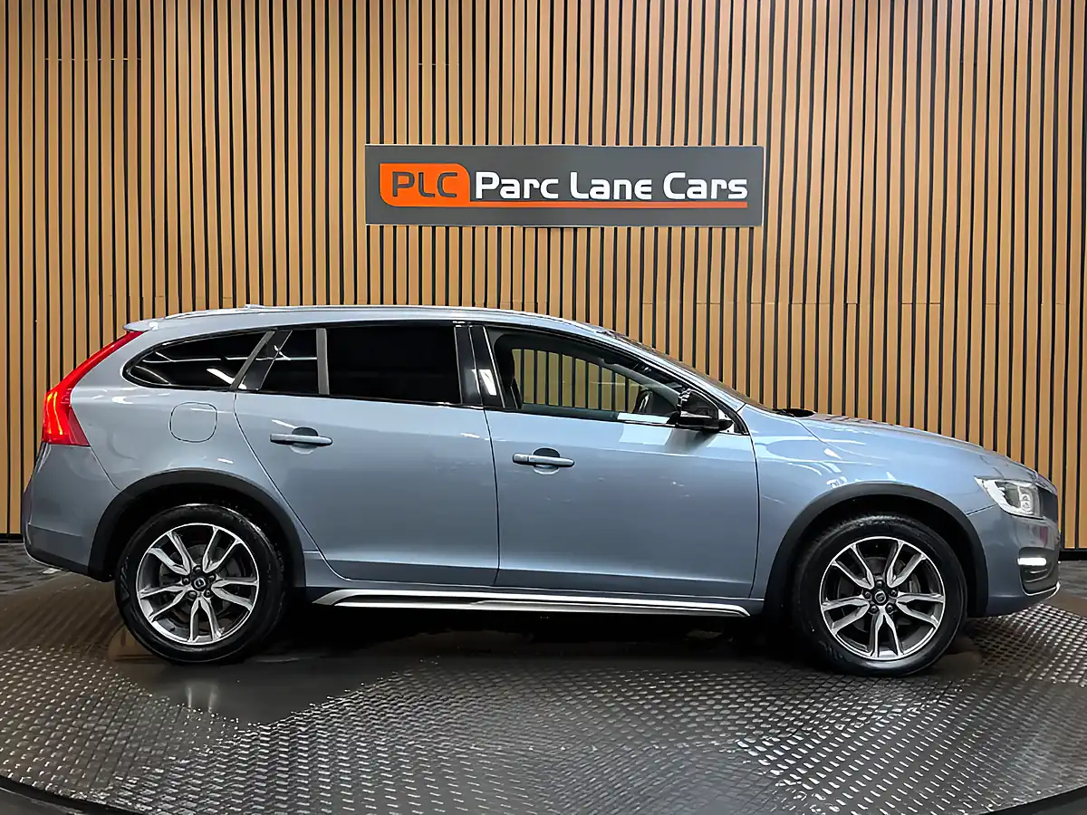 Used 2017 Volvo V60 Lux Nav Mussel Blue - Interior and Exterior details 2