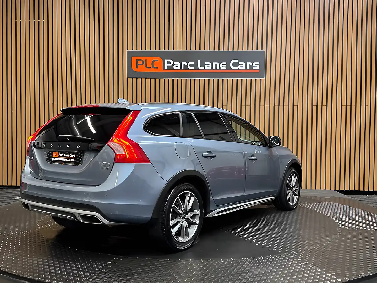 Used 2017 Volvo V60 Lux Nav Mussel Blue - Interior and Exterior details 3