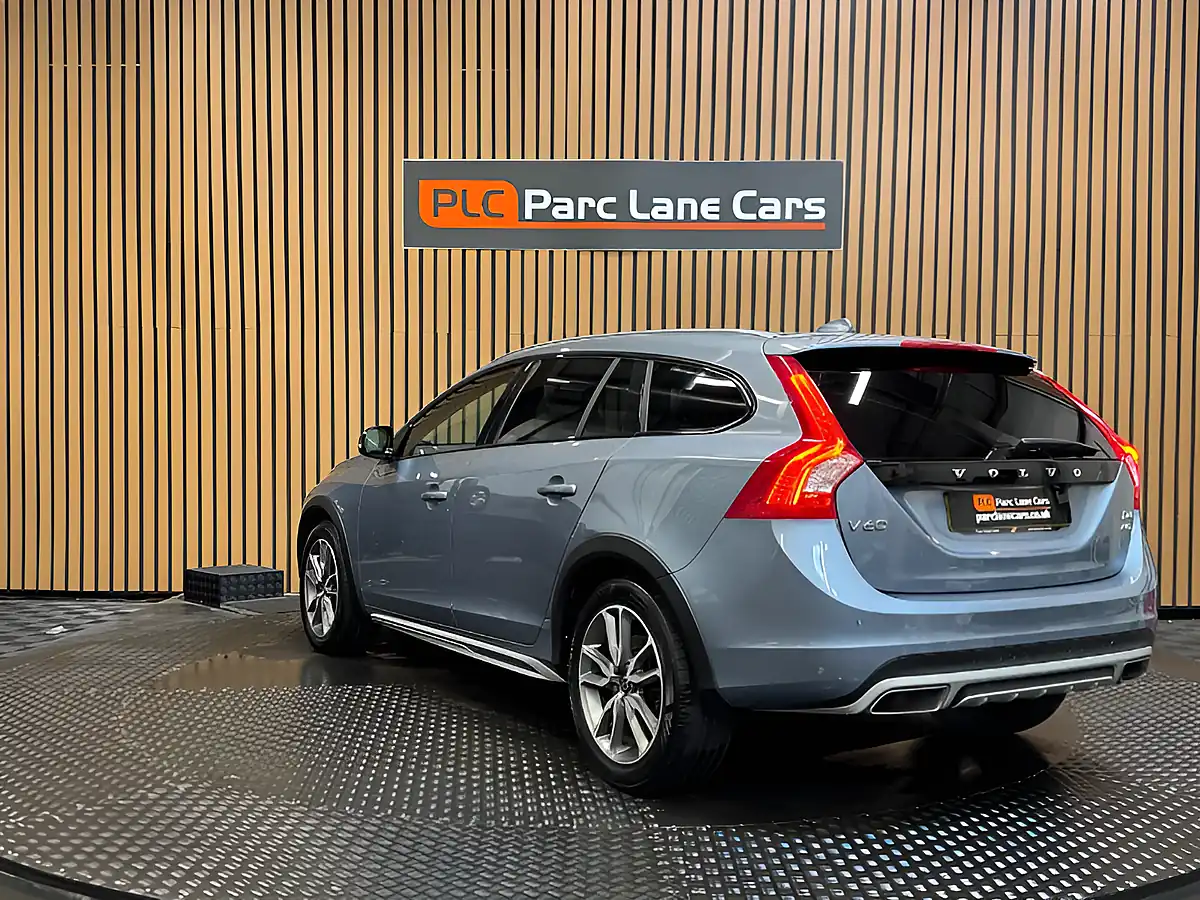 Used 2017 Volvo V60 Lux Nav Mussel Blue - Interior and Exterior details 6