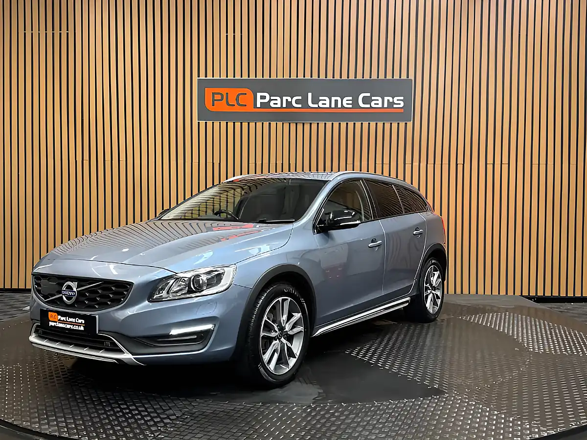 Used 2017 Volvo V60 Lux Nav Mussel Blue - Interior and Exterior details 8