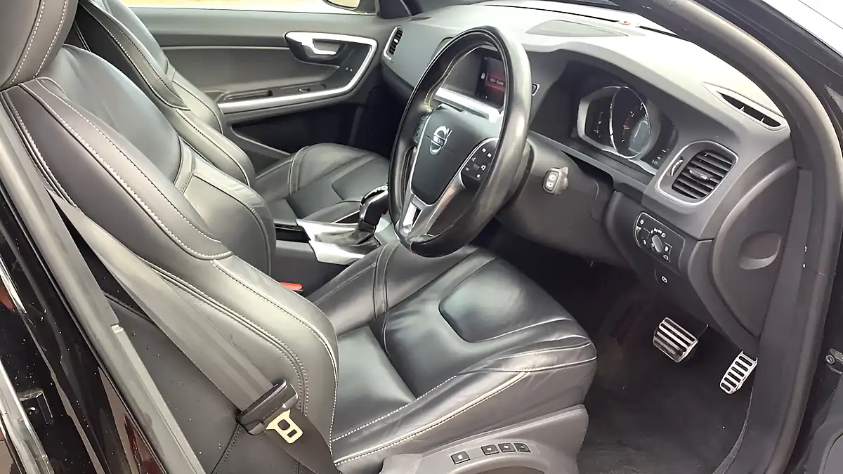 Used 2017 Volvo V60 R-Design Lux Nav Black - Interior and Exterior details 12