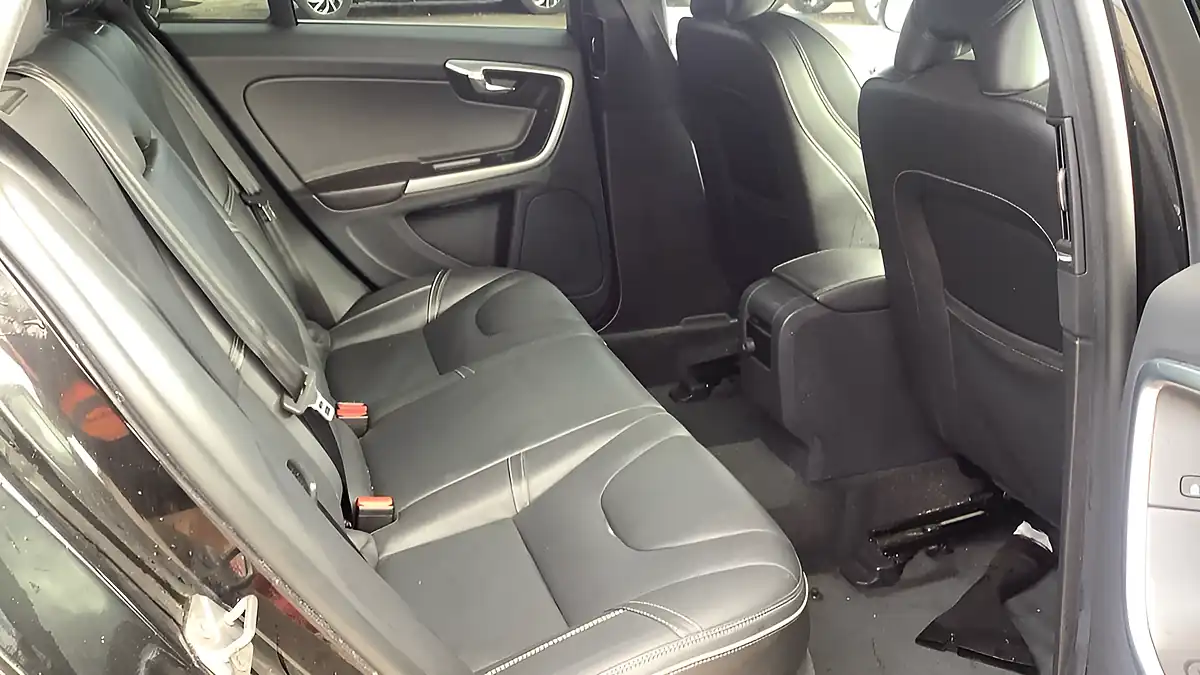 Used 2017 Volvo V60 R-Design Lux Nav Black - Interior and Exterior details 15