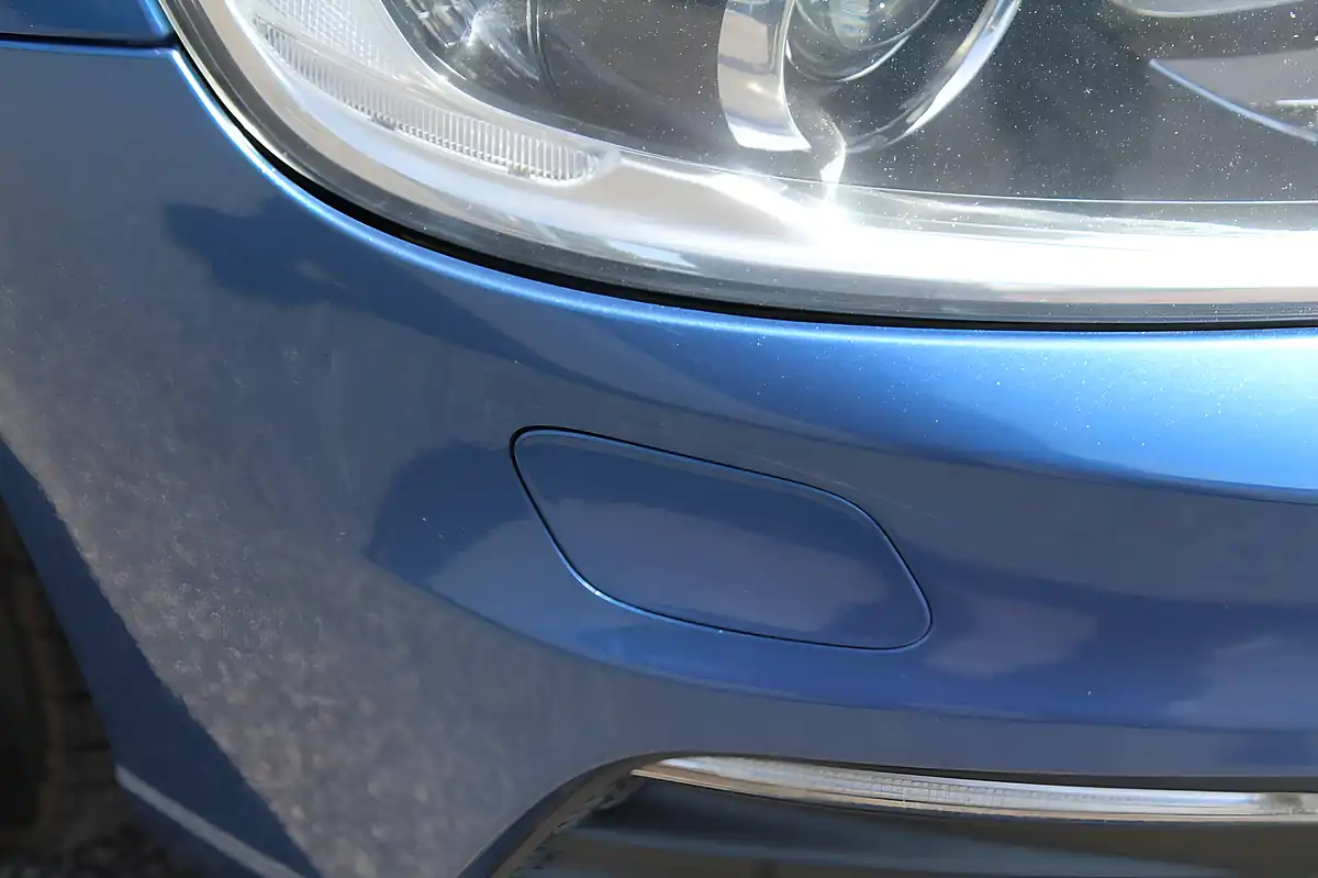 Used 2017 Volvo V60 R-Design Lux Nav Blue - Interior and Exterior details 11