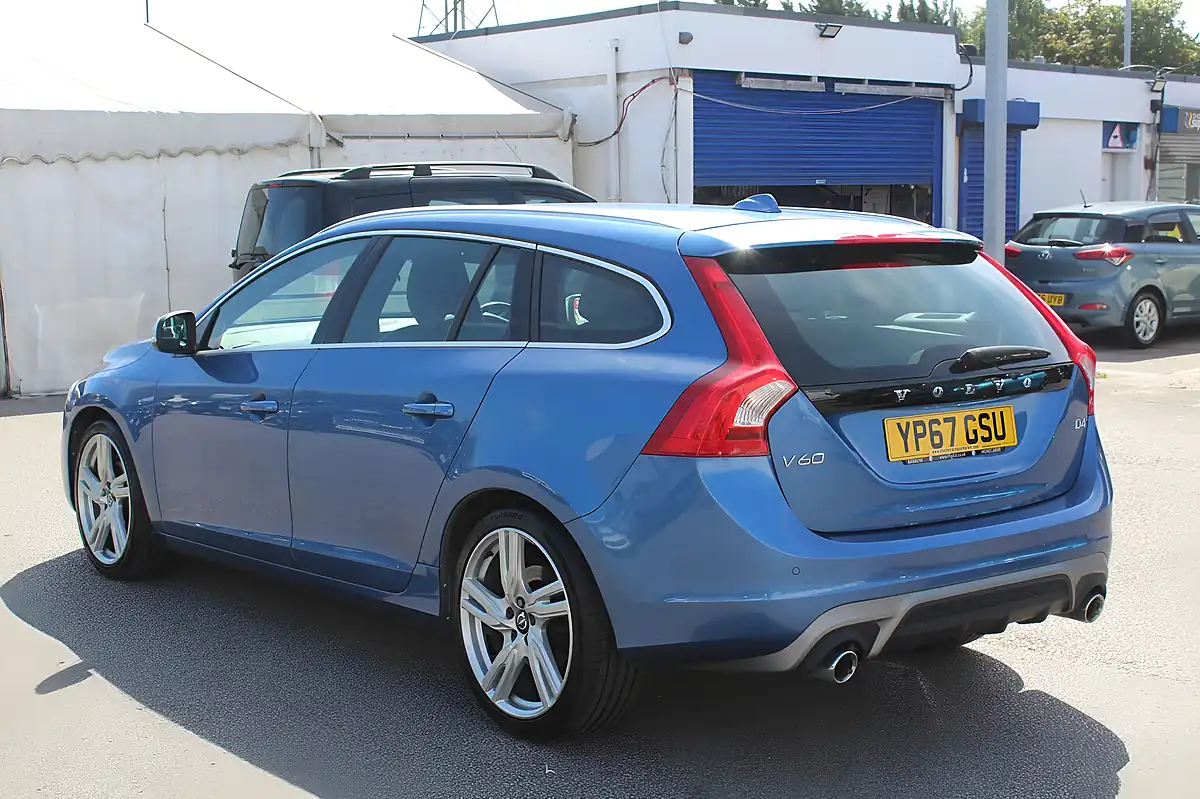 Used 2017 Volvo V60 R-Design Lux Nav Blue - Interior and Exterior details 15