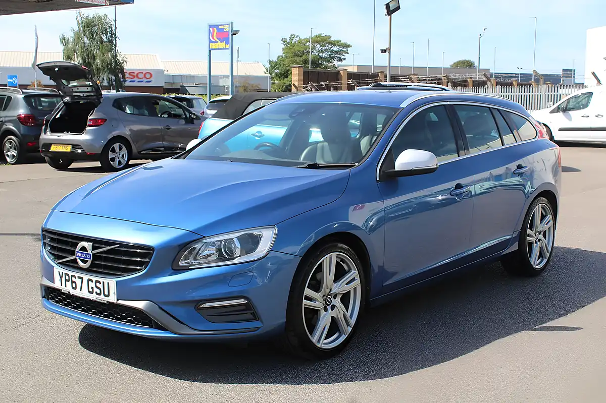 Used 2017 Volvo V60 R-Design Lux Nav Blue - Interior and Exterior details 7