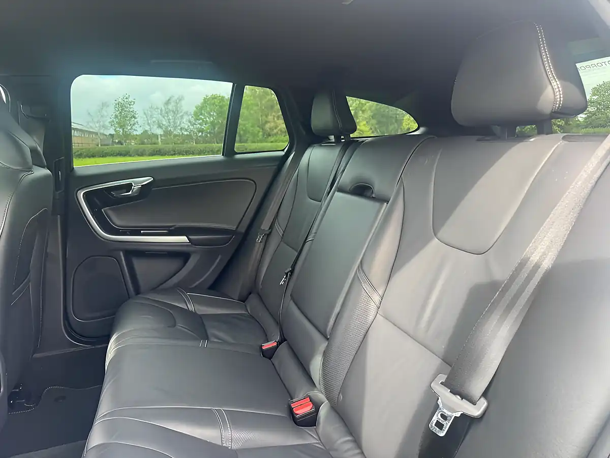 Used 2017 Volvo V60 R-Design Lux Nav Grey - Interior and Exterior details 17