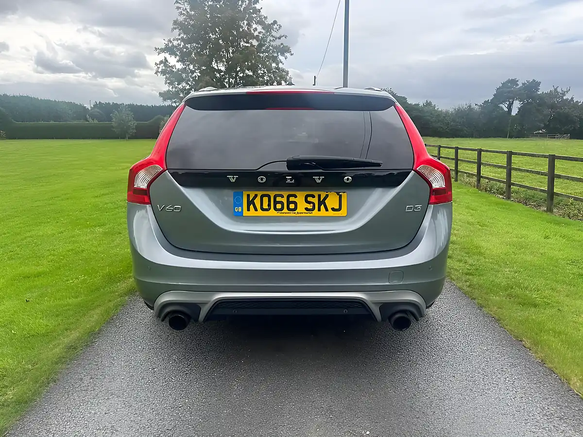Used 2017 Volvo V60 R-Design Lux Nav Grey - Interior and Exterior details 4