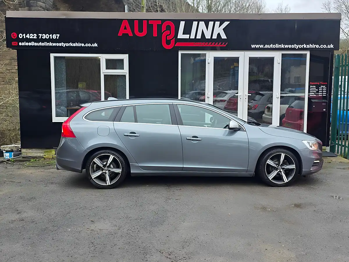 Used 2017 Volvo V60 R-Design Nav Grey - Interior and Exterior details 3