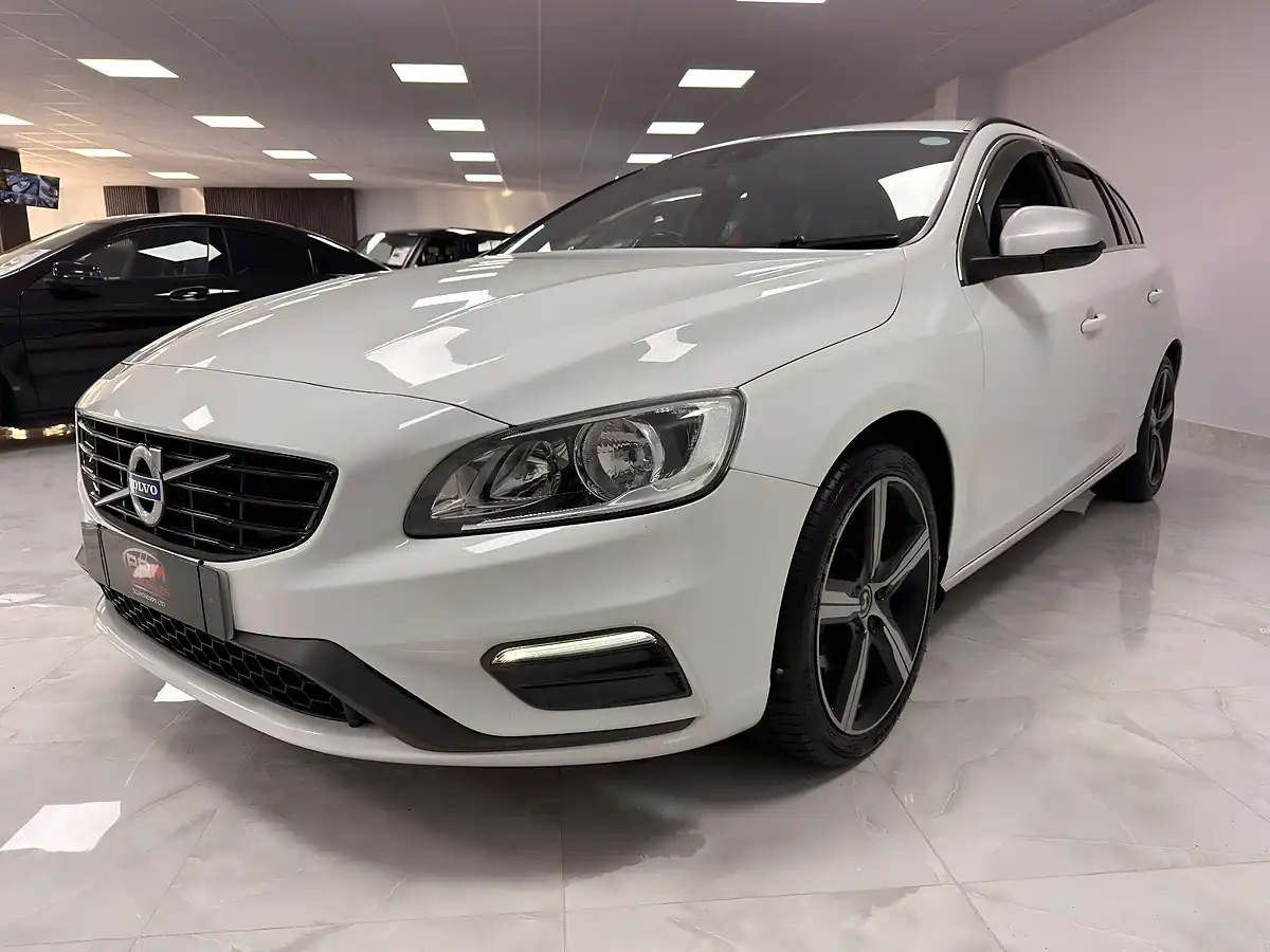 Used 2017 Volvo V60 R-Design Nav White - Interior and Exterior details 3