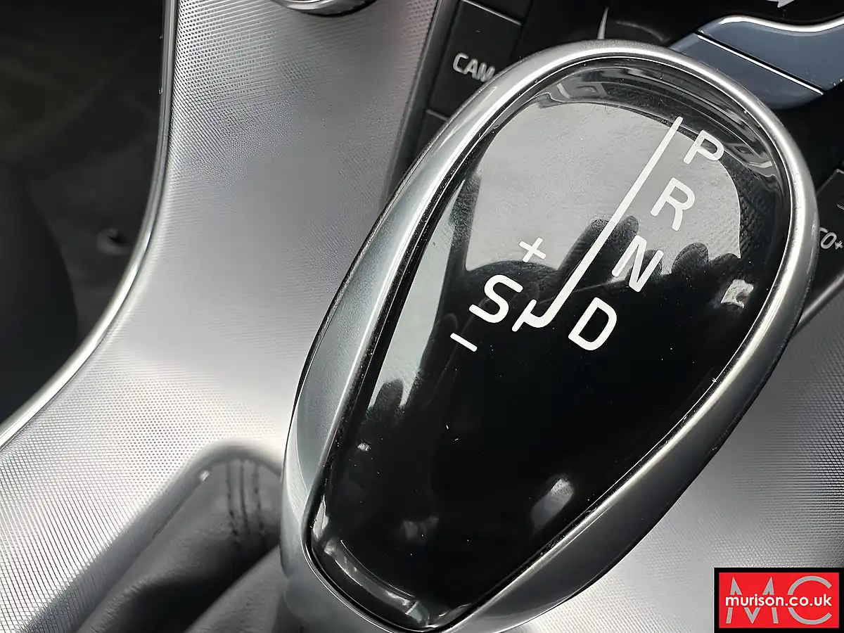 Used 2017 Volvo V60 Se Lux Nav Mussel Blue - Interior and Exterior details 20