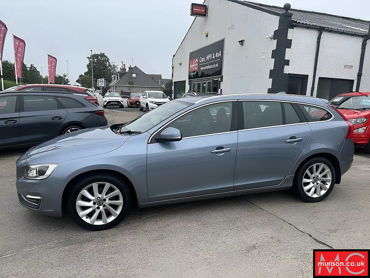 Used 2017 Volvo V60 Se Lux Nav Mussel Blue - Interior and Exterior details 8