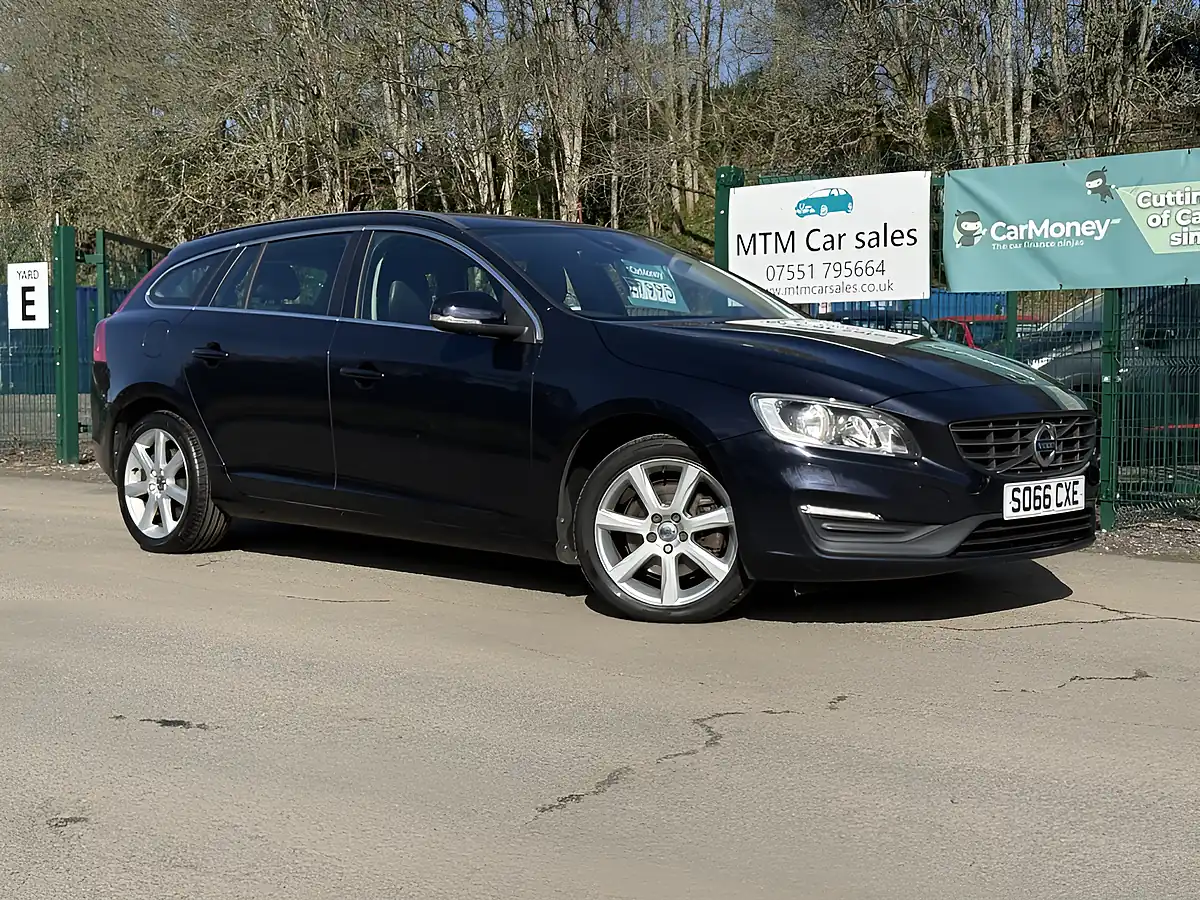 Used 2017 Volvo V60 Se Nav Blue - Front View