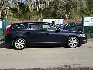 Used 2017 Volvo V60 Se Nav Blue - Interior and Exterior details 5
