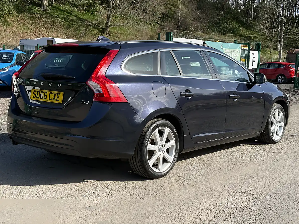 Used 2017 Volvo V60 Se Nav Blue - Interior and Exterior details 6